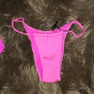 Miniamle Animale Trophy Rib bottom in Paradise